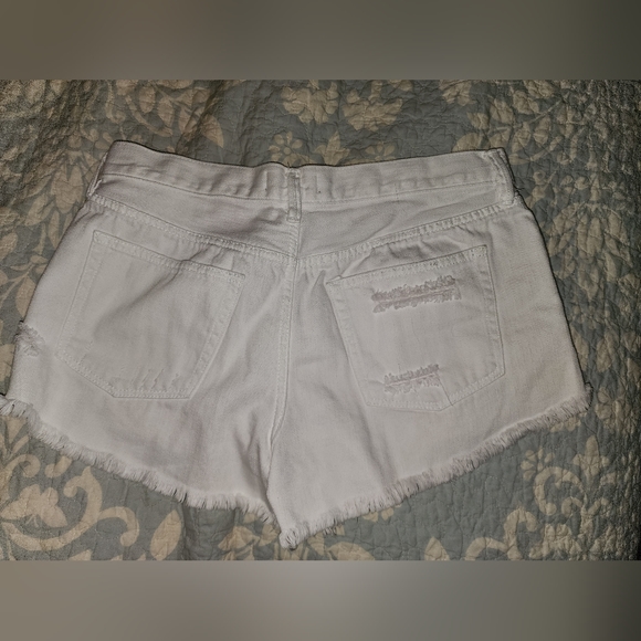 We the Free high waist shorts. White. Size 30 - Picture 2 of 3